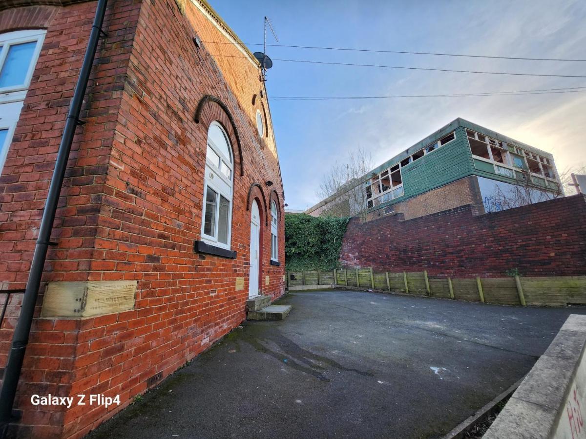 Entire Flat, Bright & Open With Own Entrance Apartment Leeds  Exterior photo