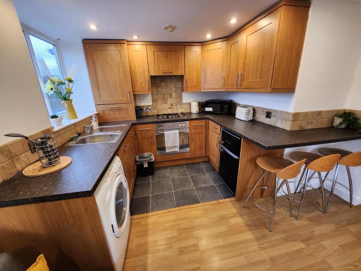 Entire Flat, Bright & Open With Own Entrance Apartment Leeds  Exterior photo