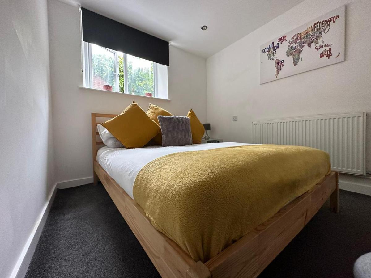Entire Flat, Bright & Open With Own Entrance Apartment Leeds  Exterior photo