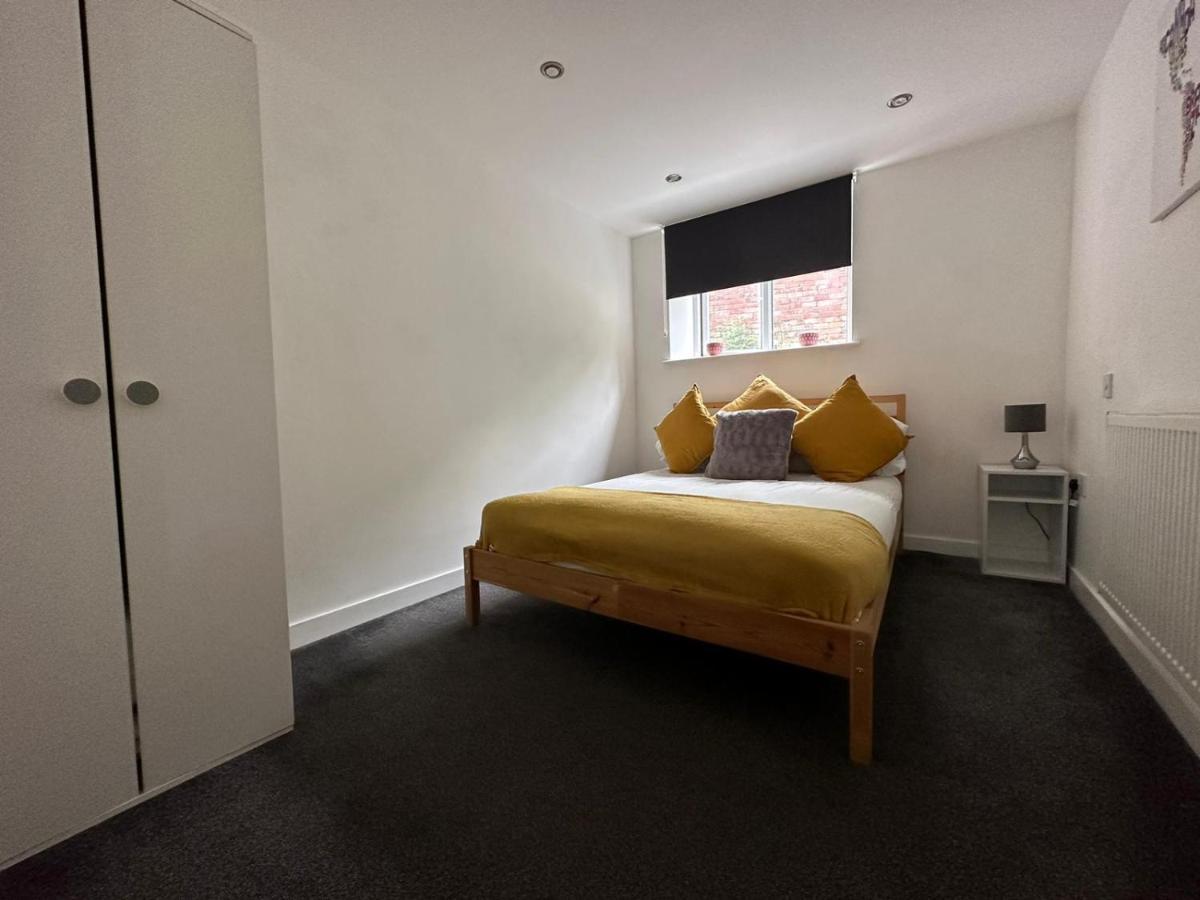 Entire Flat, Bright & Open With Own Entrance Apartment Leeds  Exterior photo